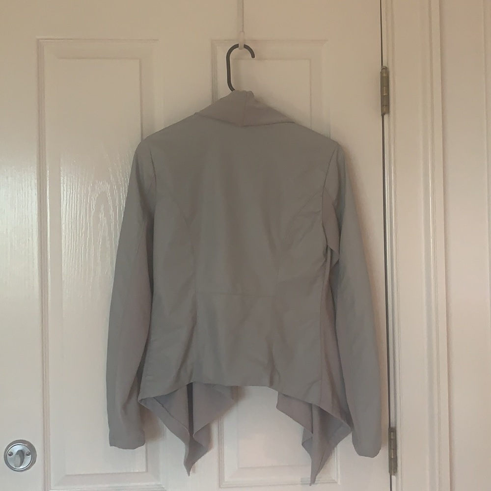 Women’s jacket - Picture 3 of 6
